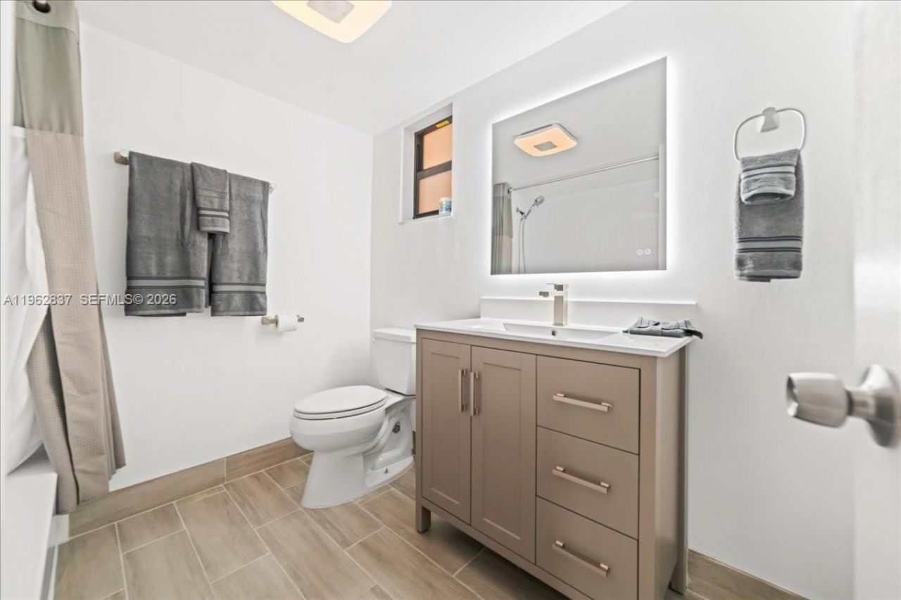 8851 N New River Canal Rd , Unit 16E, Plantation, FL 33324 Photo