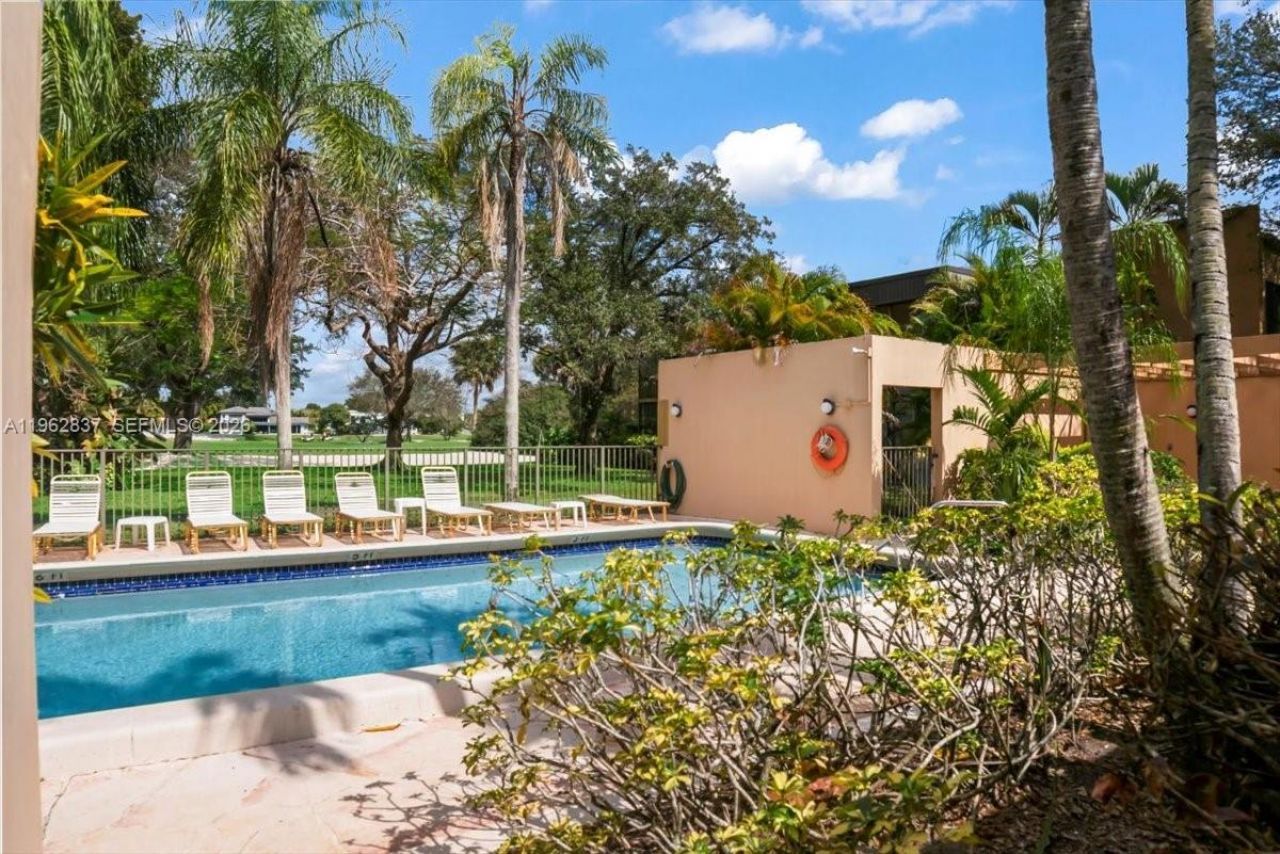 8851 N New River Canal Rd , Unit 16E, Plantation, FL 33324 Photo