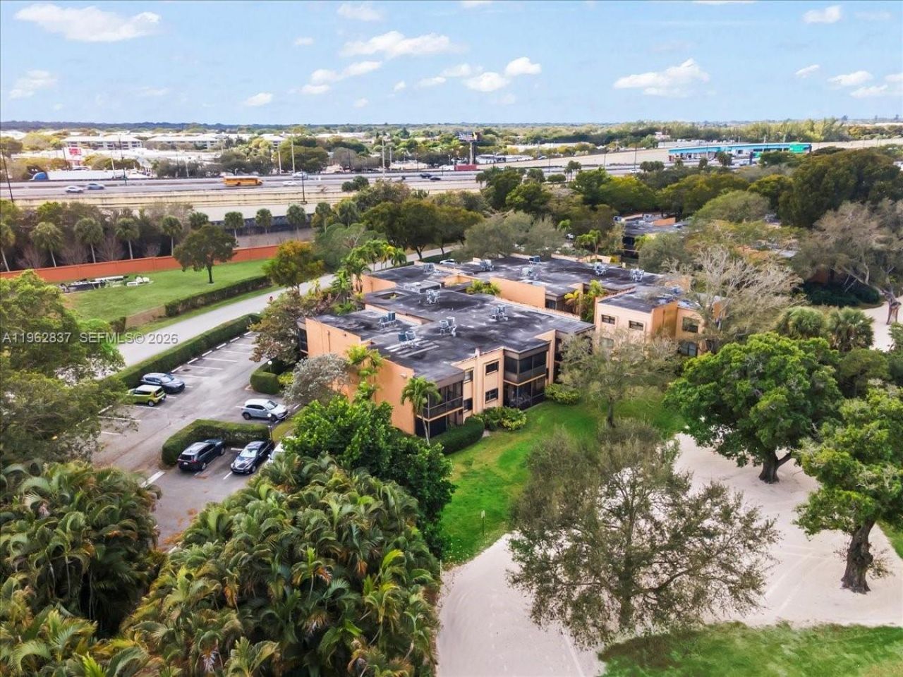 8851 N New River Canal Rd , Unit 16E, Plantation, FL 33324 Photo