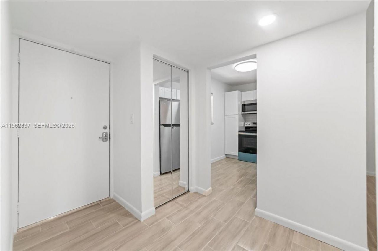 8851 N New River Canal Rd , Unit 16E, Plantation, FL 33324 Photo