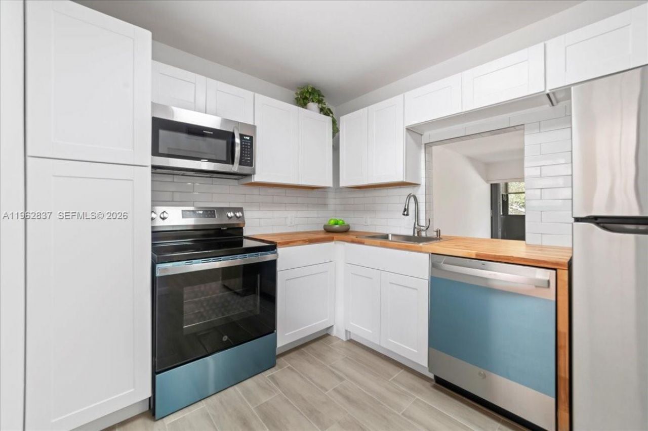 8851 N New River Canal Rd , Unit 16E, Plantation, FL 33324 Photo