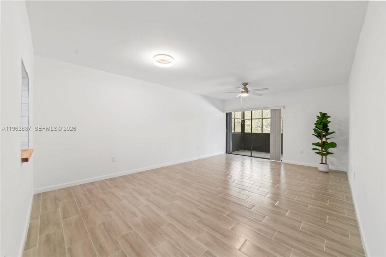 8851 N New River Canal Rd , Unit 16E, Plantation, FL 33324 Photo