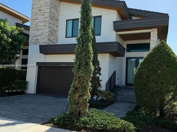 10376 NW 76th Ter, Doral, FL 33178