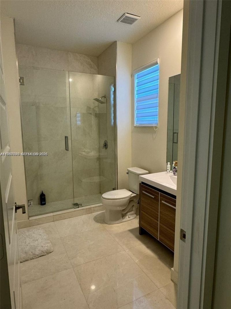 10376 NW 76th Ter, Doral, FL 33178 Photo