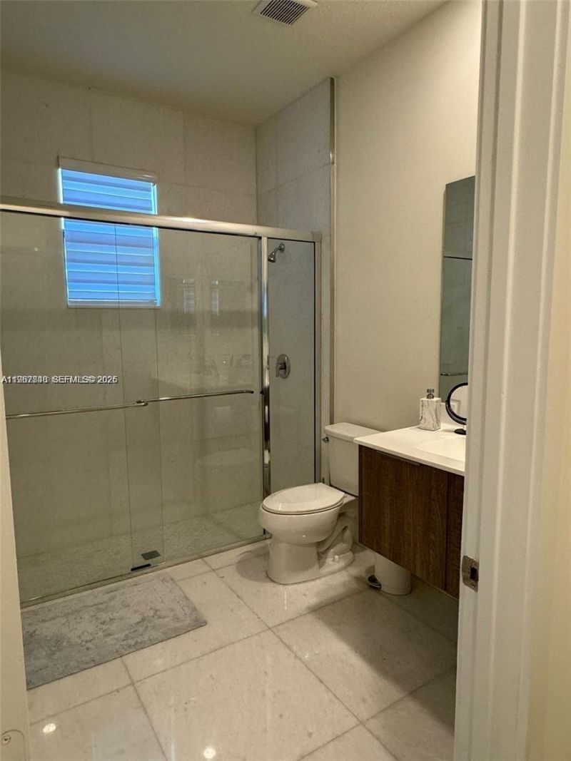 10376 NW 76th Ter, Doral, FL 33178 Photo