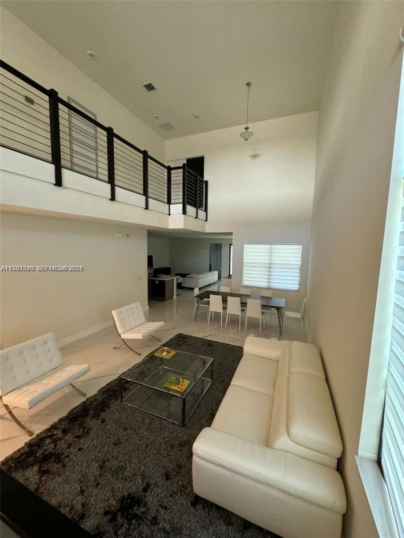 10376 NW 76th Ter, Doral, FL 33178 Photo