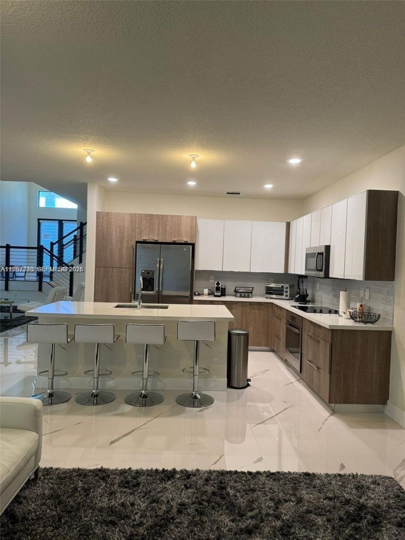 10376 NW 76th Ter, Doral, FL 33178 Photo
