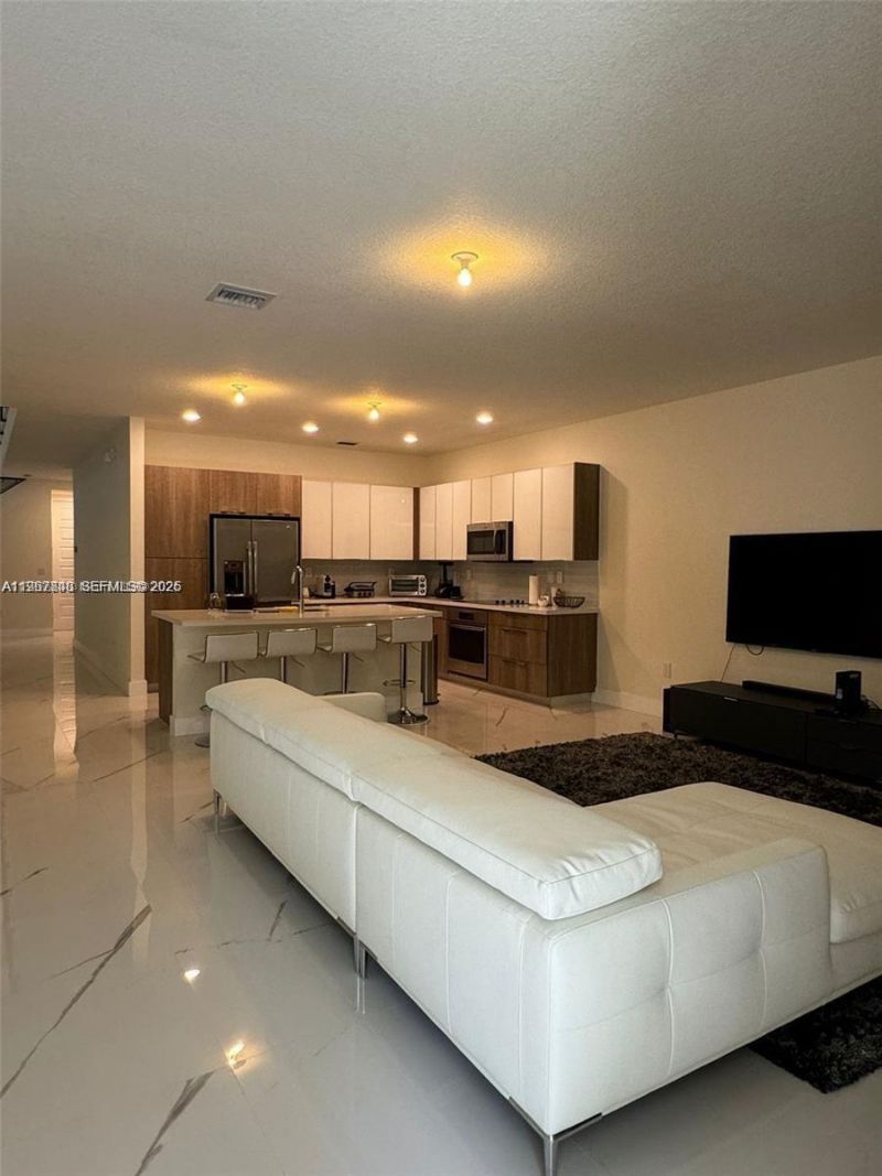 10376 NW 76th Ter, Doral, FL 33178 Photo