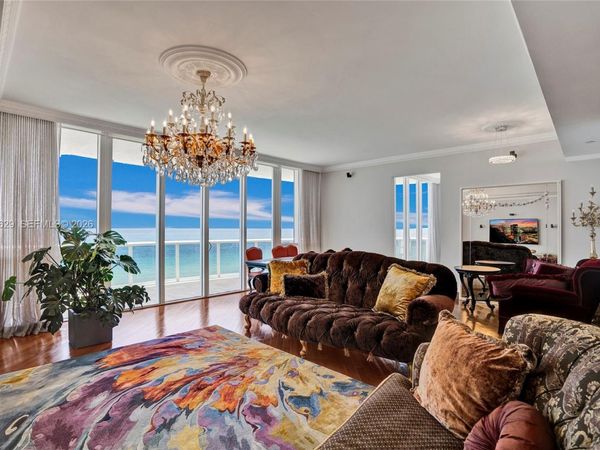 15901 Collins Ave, Unit 701, Sunny Isles Beach, FL 33160