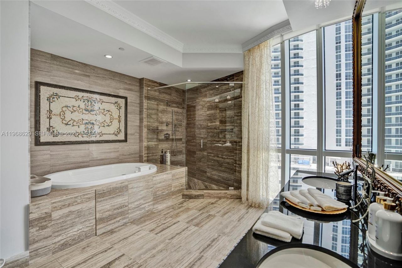15901 Collins Ave, Unit 701, Sunny Isles Beach, FL 33160 Photo