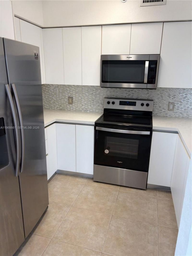 9300 Fontainebleau Blvd , Unit E507, Miami, FL 33172 Photo