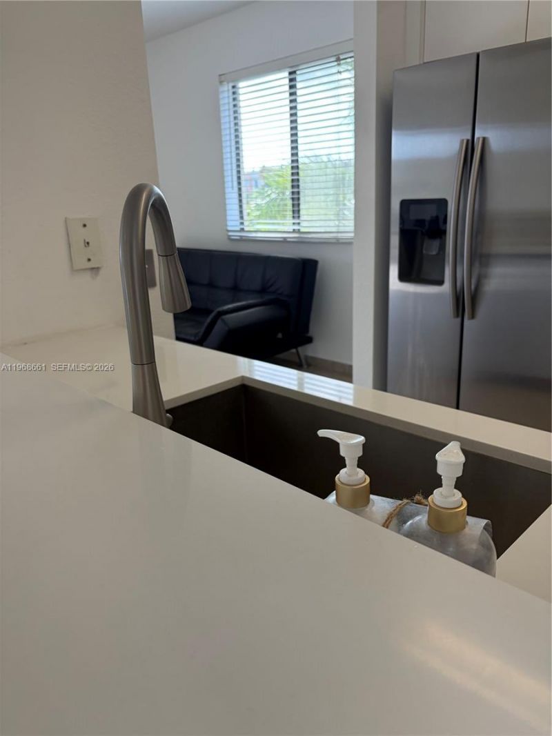 9300 Fontainebleau Blvd , Unit E507, Miami, FL 33172 Photo