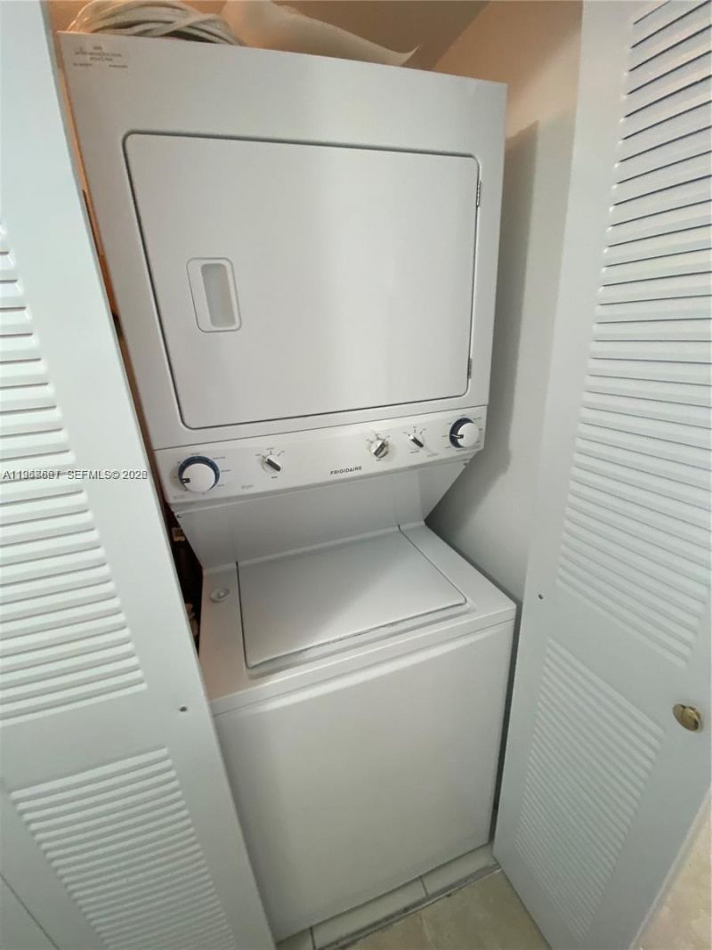 9300 Fontainebleau Blvd , Unit E507, Miami, FL 33172 Photo