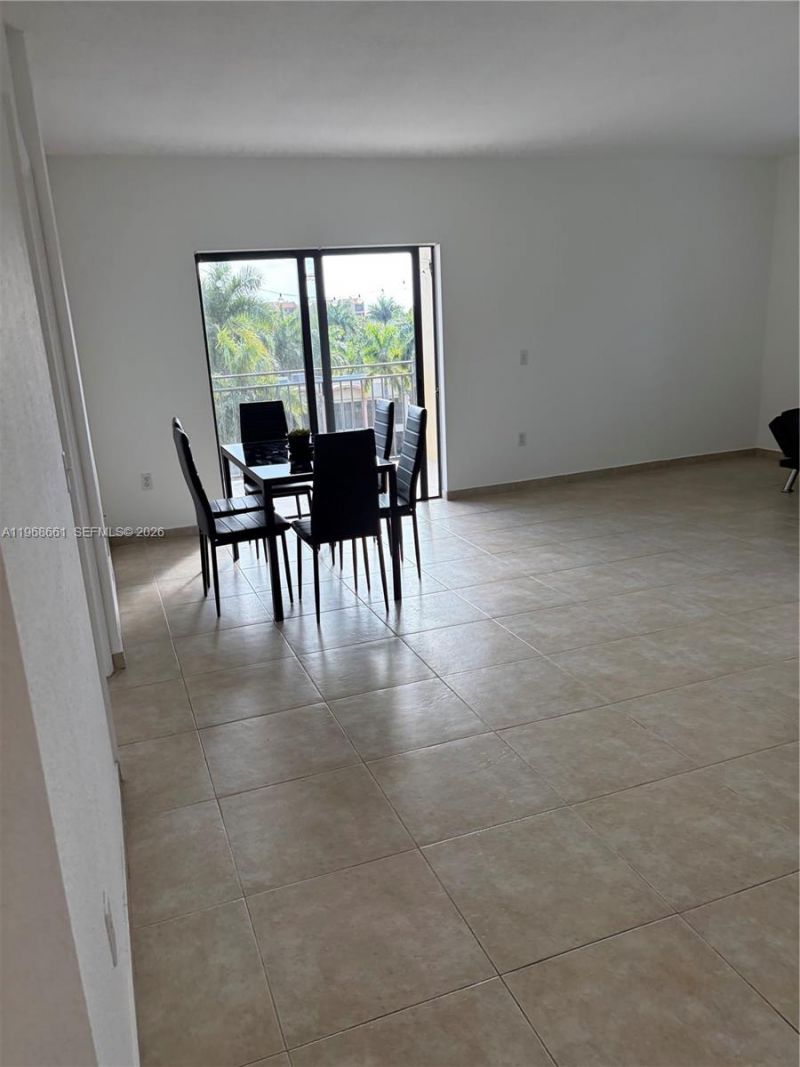 9300 Fontainebleau Blvd , Unit E507, Miami, FL 33172 Photo