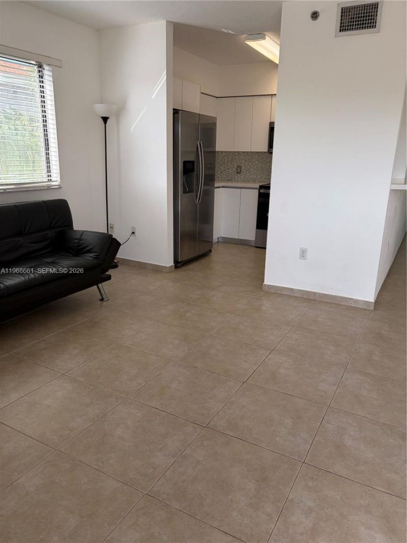 9300 Fontainebleau Blvd , Unit E507, Miami, FL 33172 Photo