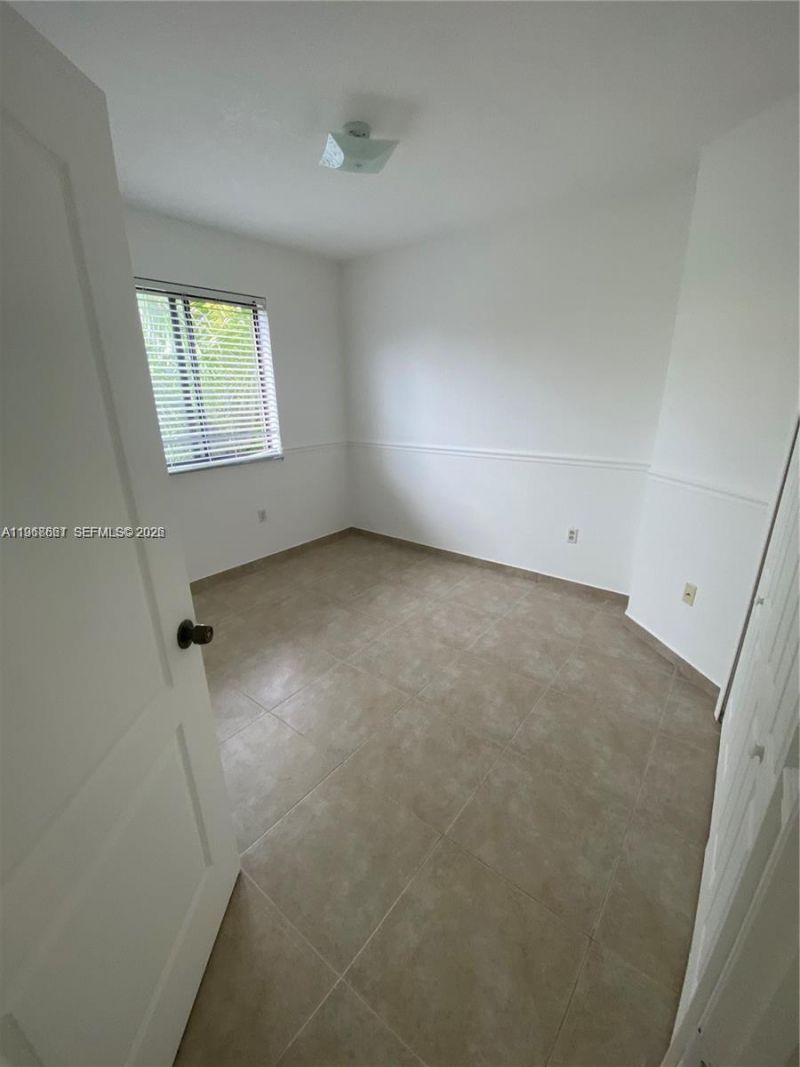 9300 Fontainebleau Blvd , Unit E507, Miami, FL 33172 Photo