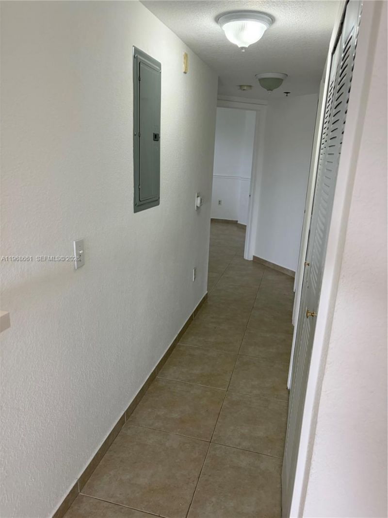 9300 Fontainebleau Blvd , Unit E507, Miami, FL 33172 Photo