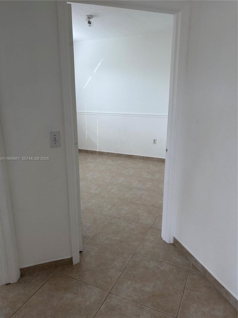 9300 Fontainebleau Blvd , Unit E507, Miami, FL 33172 Photo