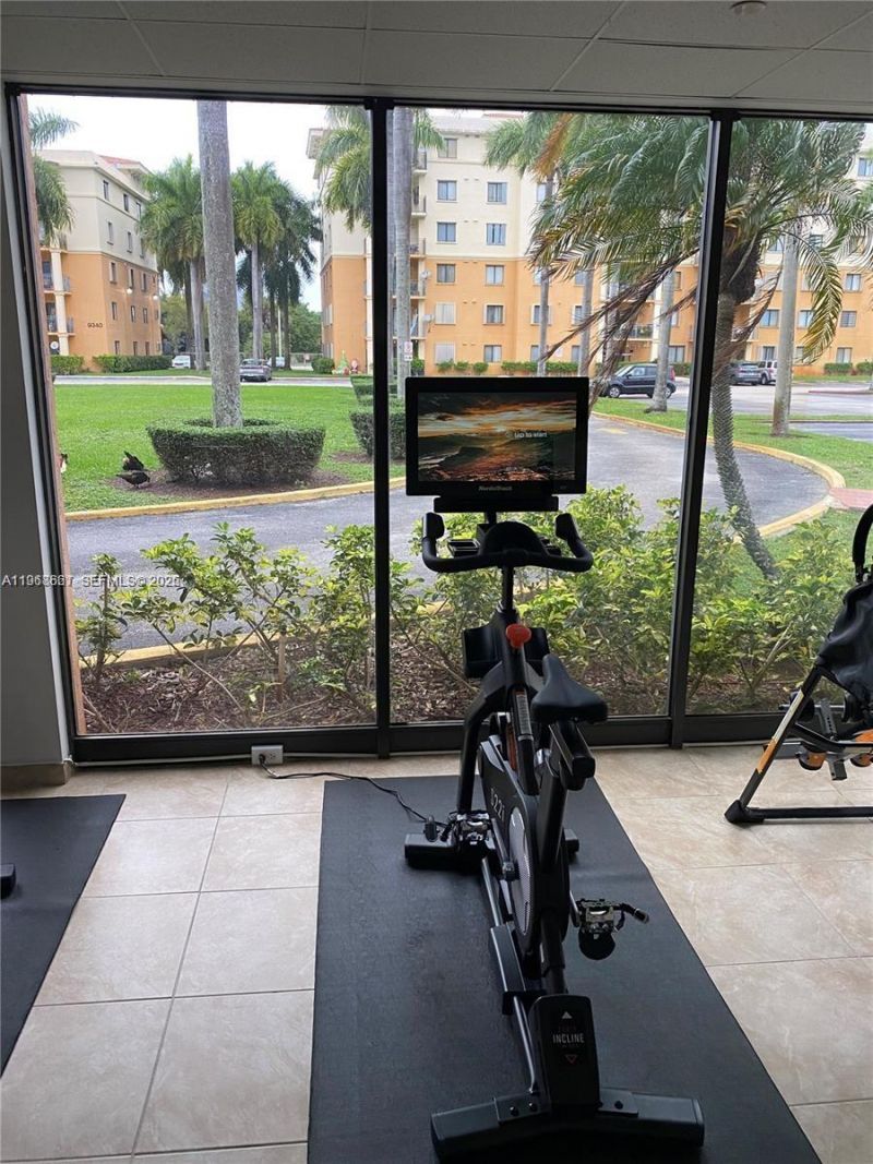 9300 Fontainebleau Blvd , Unit E507, Miami, FL 33172 Photo