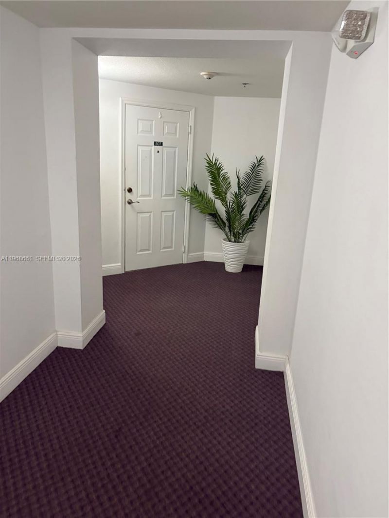 9300 Fontainebleau Blvd , Unit E507, Miami, FL 33172 Photo