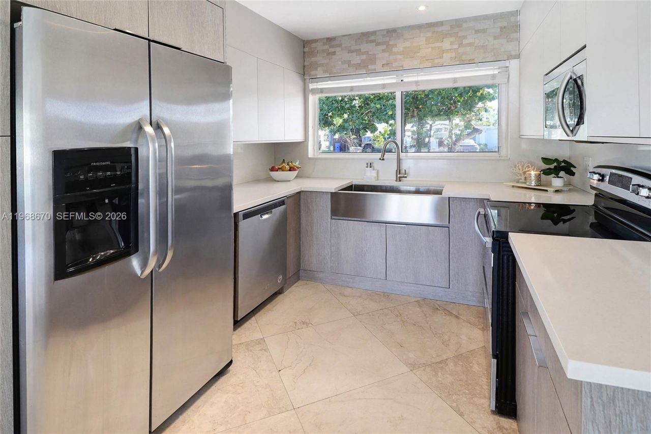 2031 NE 14th Ct, Fort Lauderdale, FL 33304 Photo