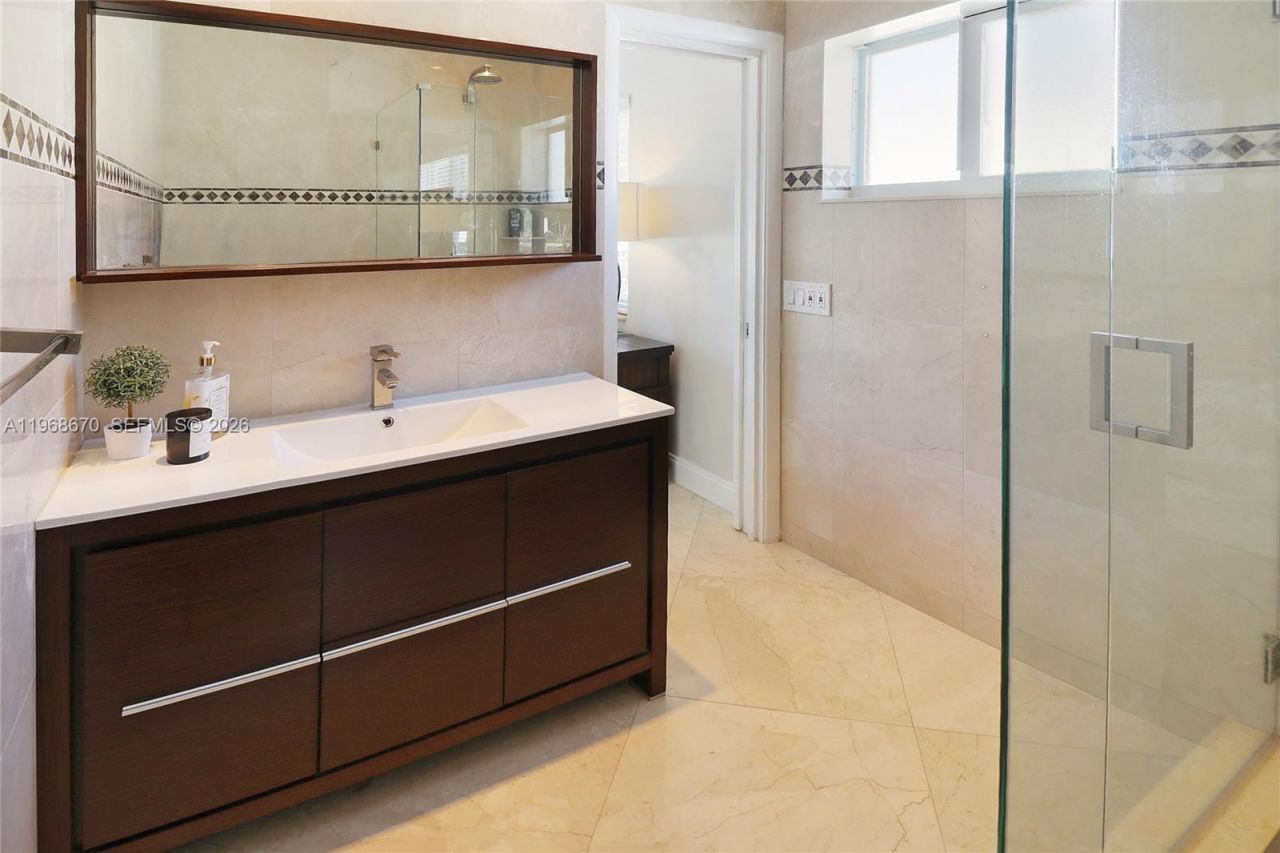 2031 NE 14th Ct, Fort Lauderdale, FL 33304 Photo