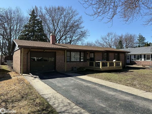 117 W Van Weiss Boulevard, West Burlington, IA 52655