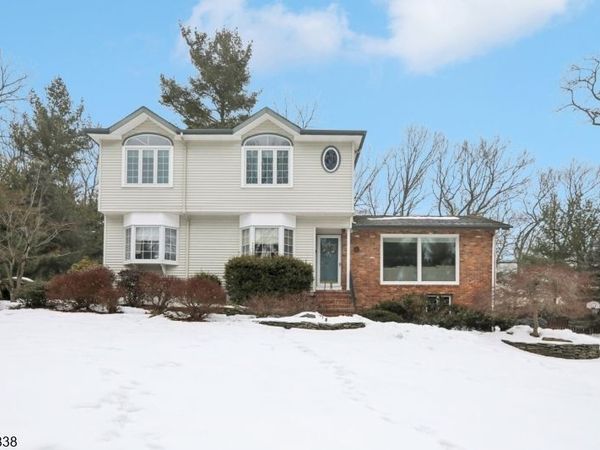 4 Southview Rd, Randolph, NJ 07869