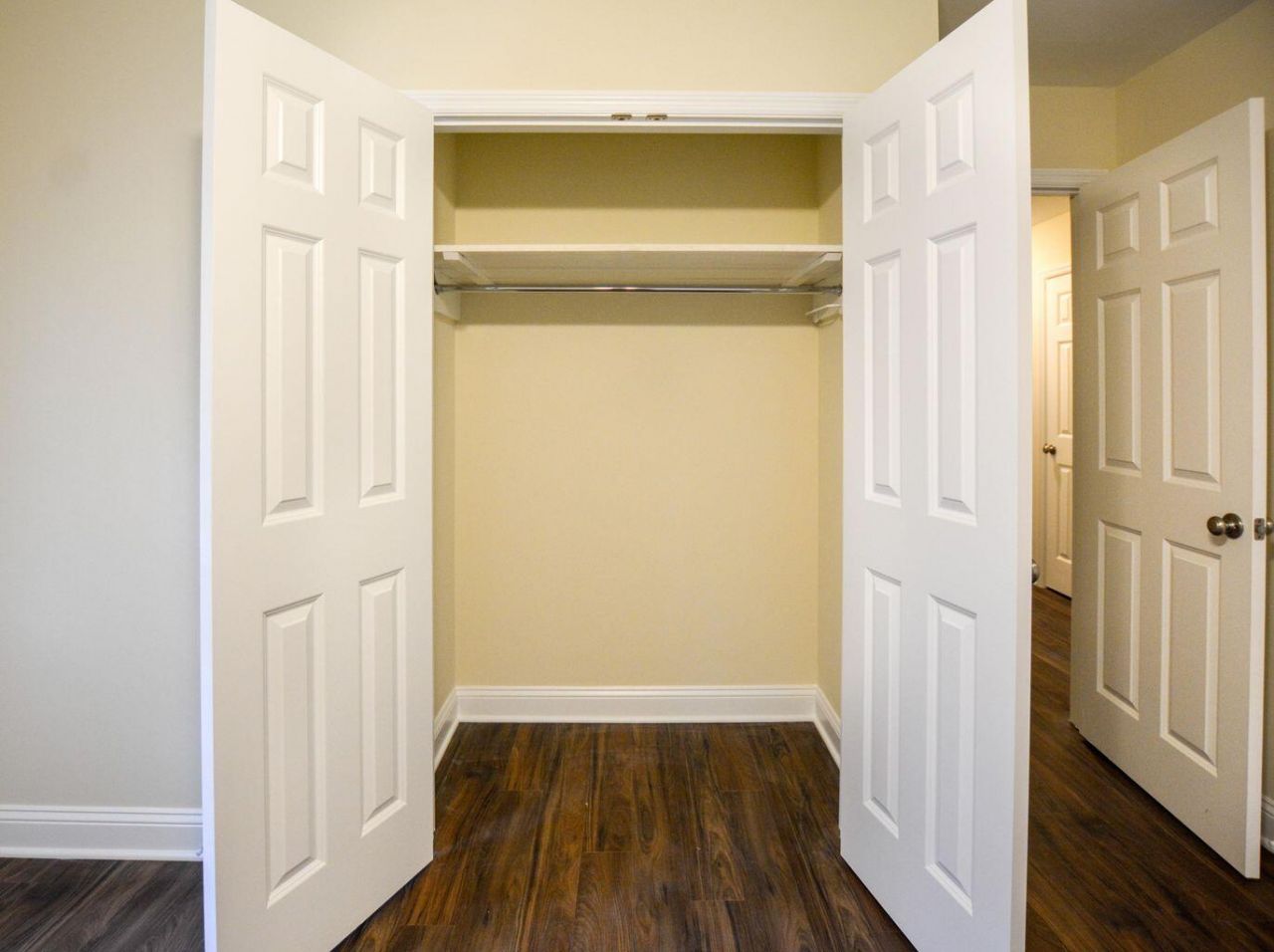 404 Rotherwood Drive Photo 13