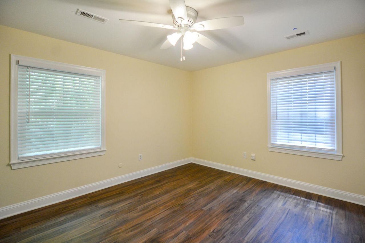 404 Rotherwood Drive Photo 14