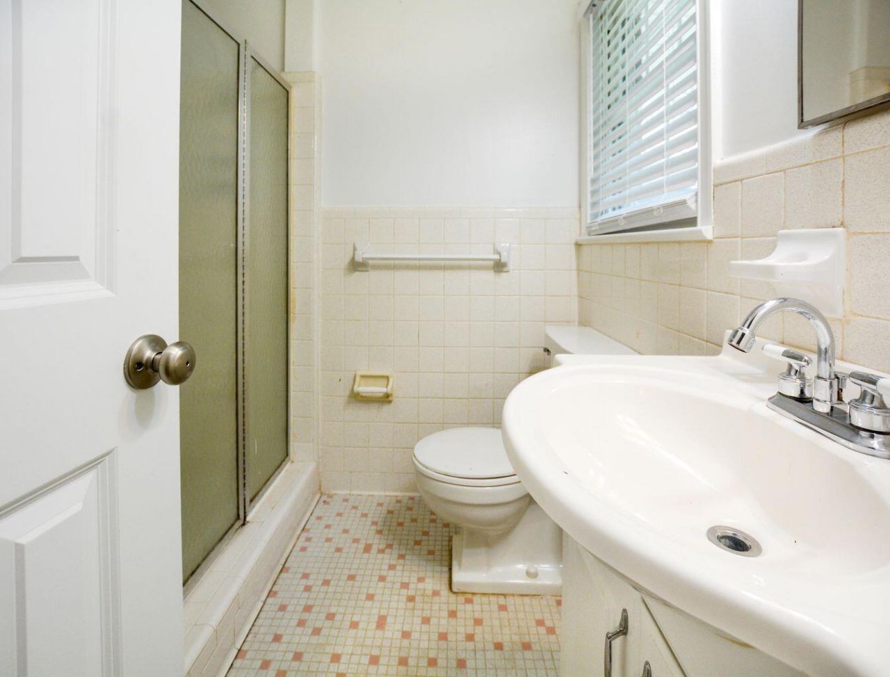 404 Rotherwood Drive Photo 16