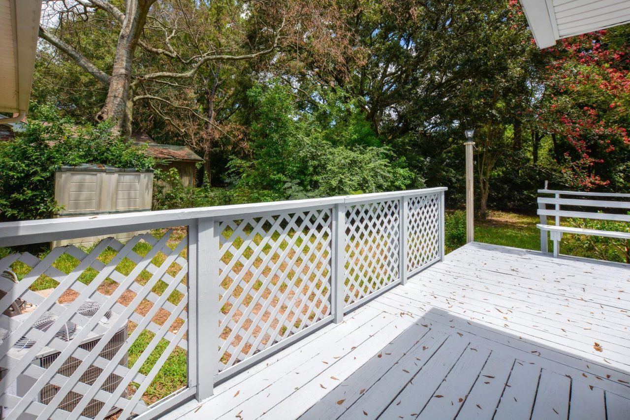 404 Rotherwood Drive Photo 20