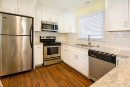 404 Rotherwood Drive photo 4