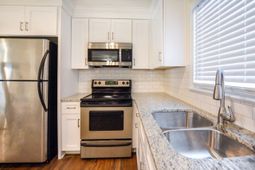 404 Rotherwood Drive photo 4