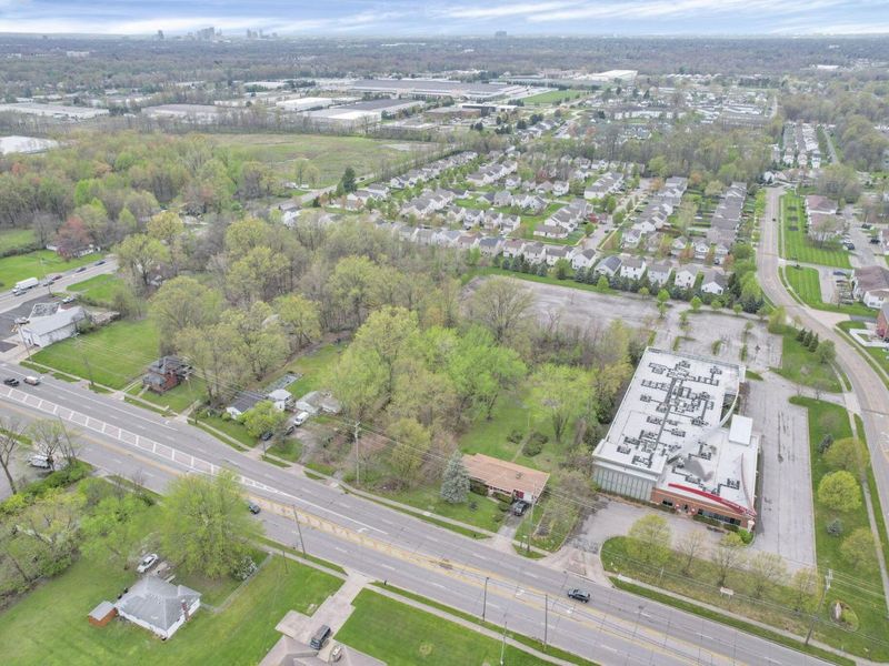 2423 Stelzer Road , Columbus, OH 43219 Photo 10