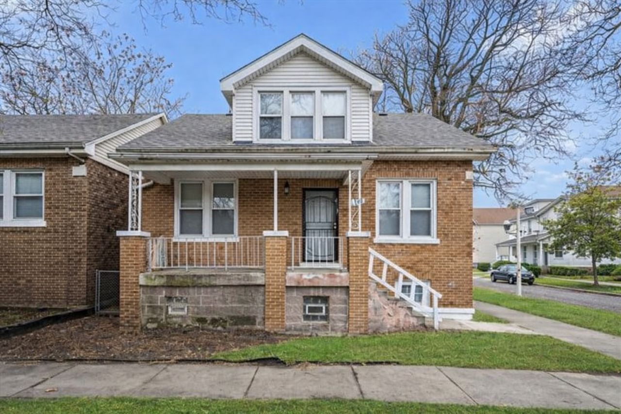 8100 S Houston Avenue, Chicago, IL 60617 Main Photo