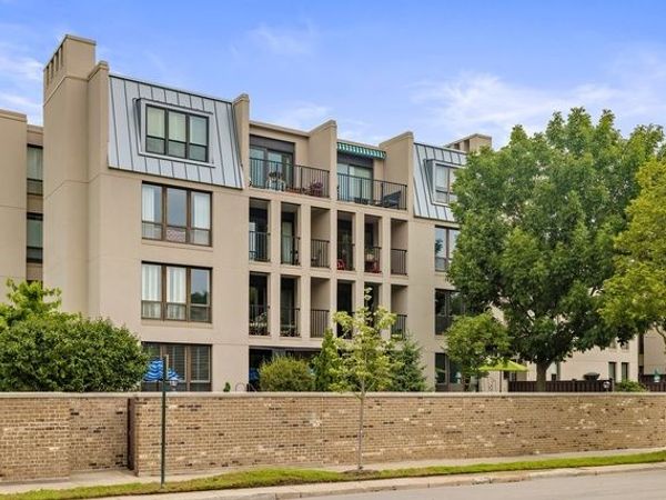 640 Winnetka Mews, Unit 405, Winnetka, IL 60093