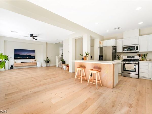 6189 Pine Banks Court, Las Vegas, NV 89141