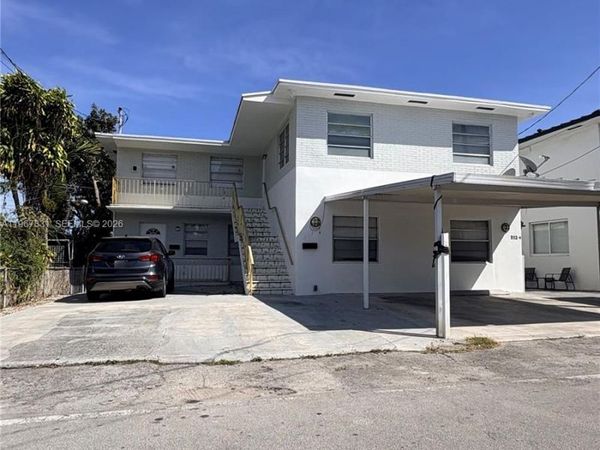 911 NW 22nd Pl, Miami, FL 33125