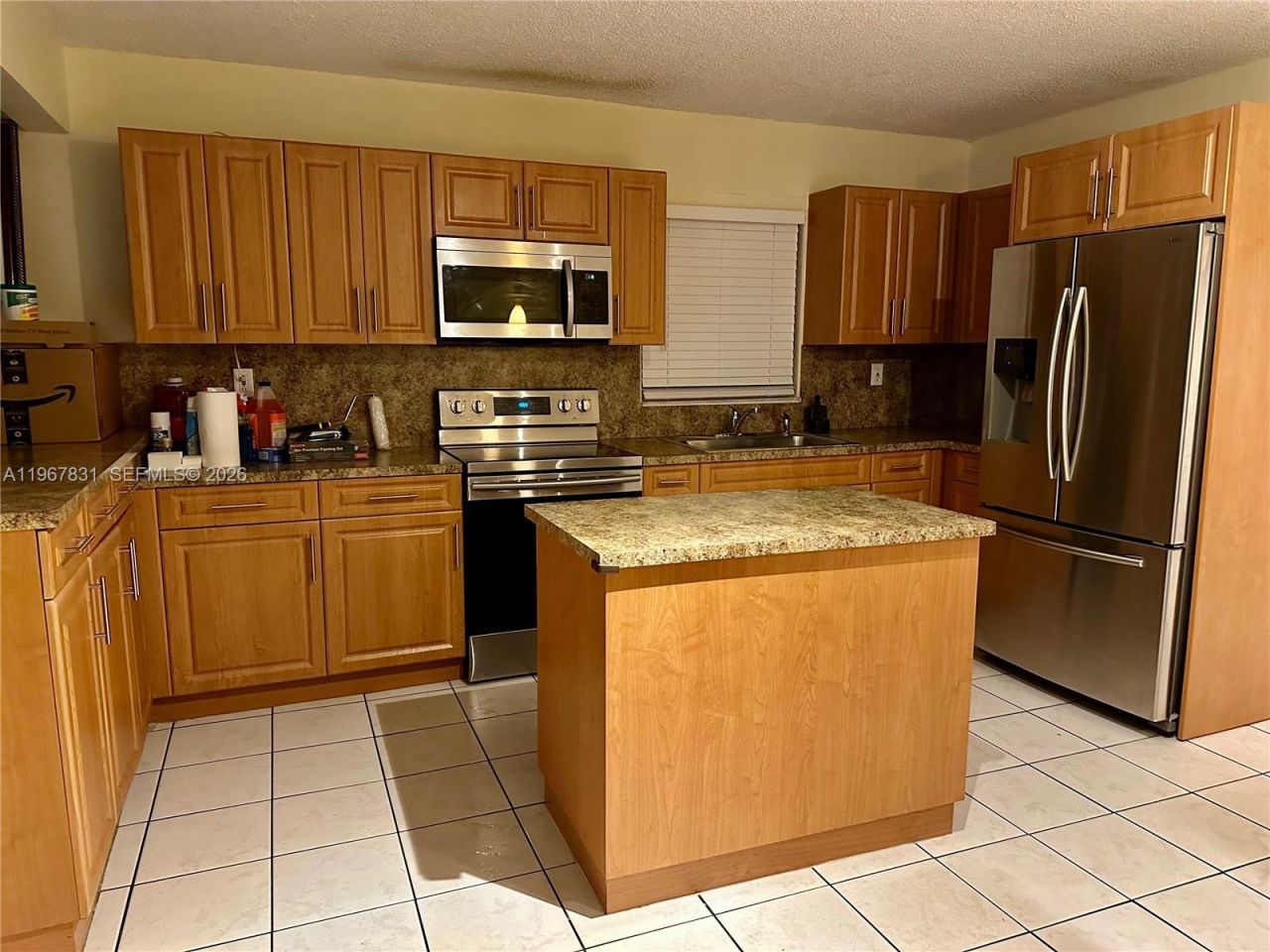 911 NW 22nd Pl, Miami, FL 33125 Photo