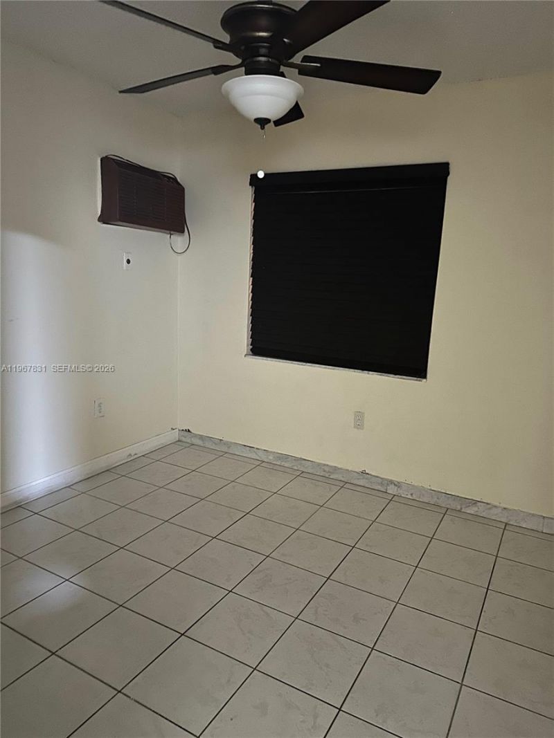 911 NW 22nd Pl, Miami, FL 33125 Photo