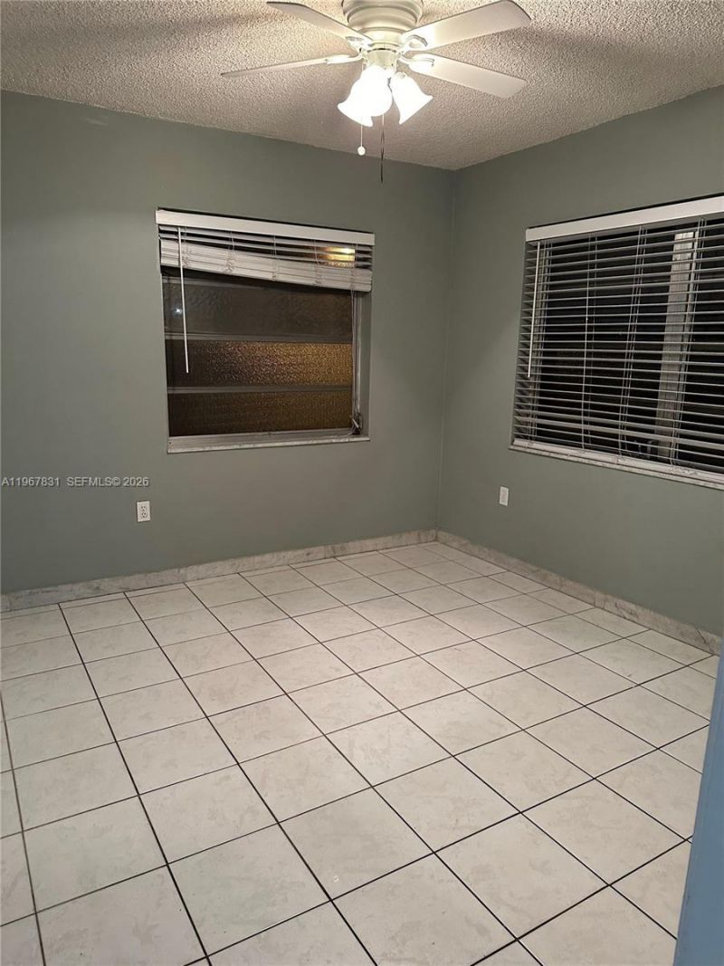 911 NW 22nd Pl, Miami, FL 33125 Photo