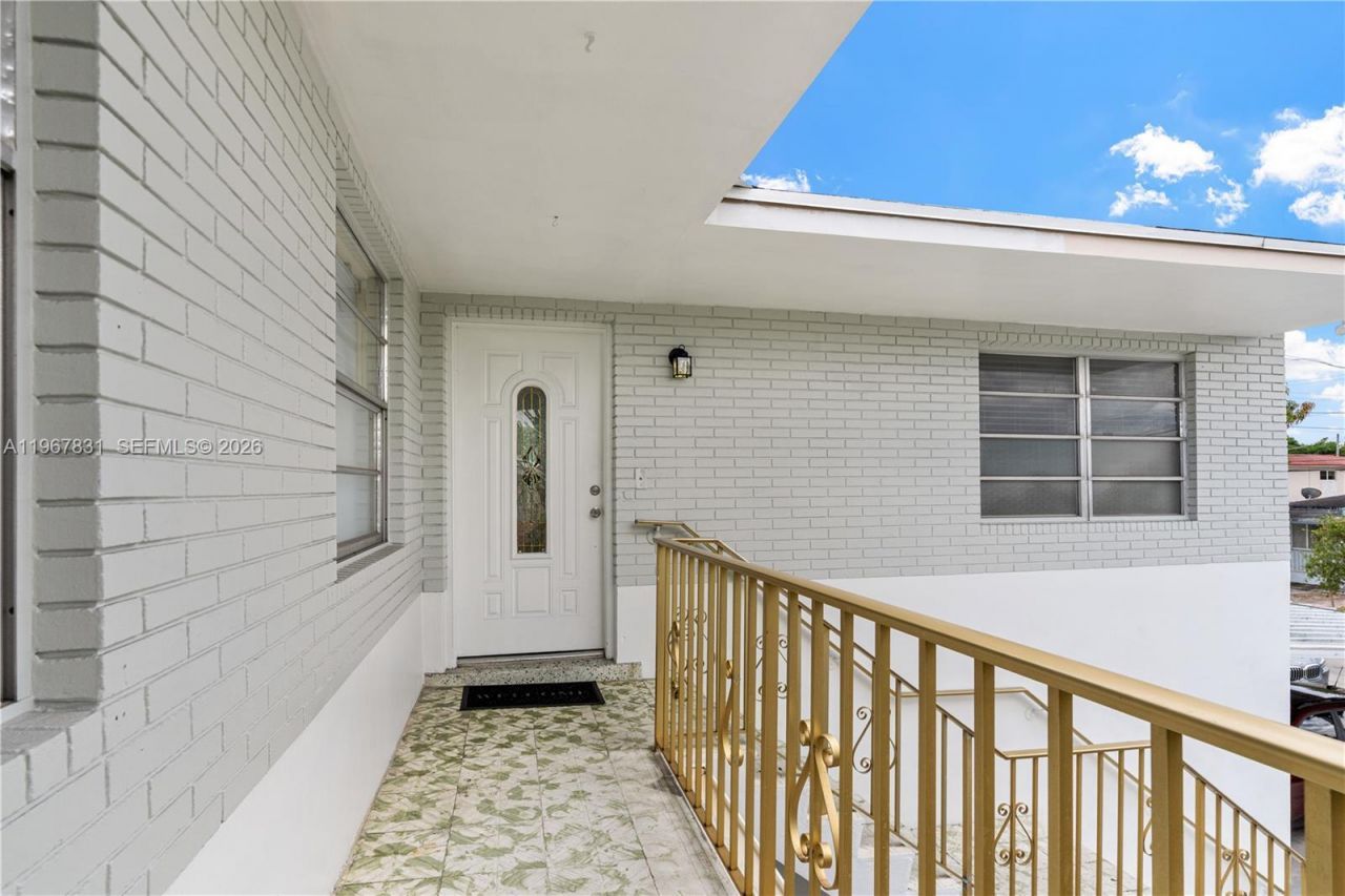 911 NW 22nd Pl, Miami, FL 33125 Photo