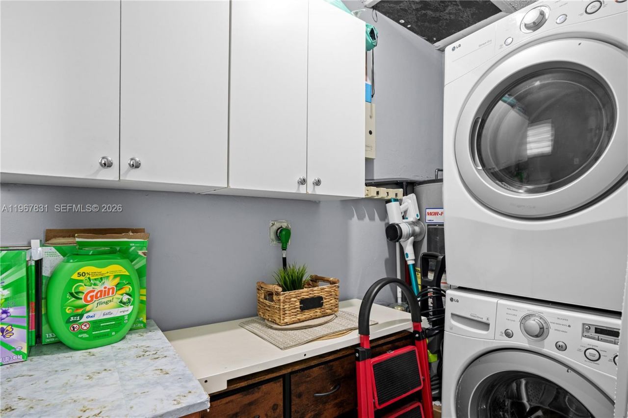 911 NW 22nd Pl, Miami, FL 33125 Photo