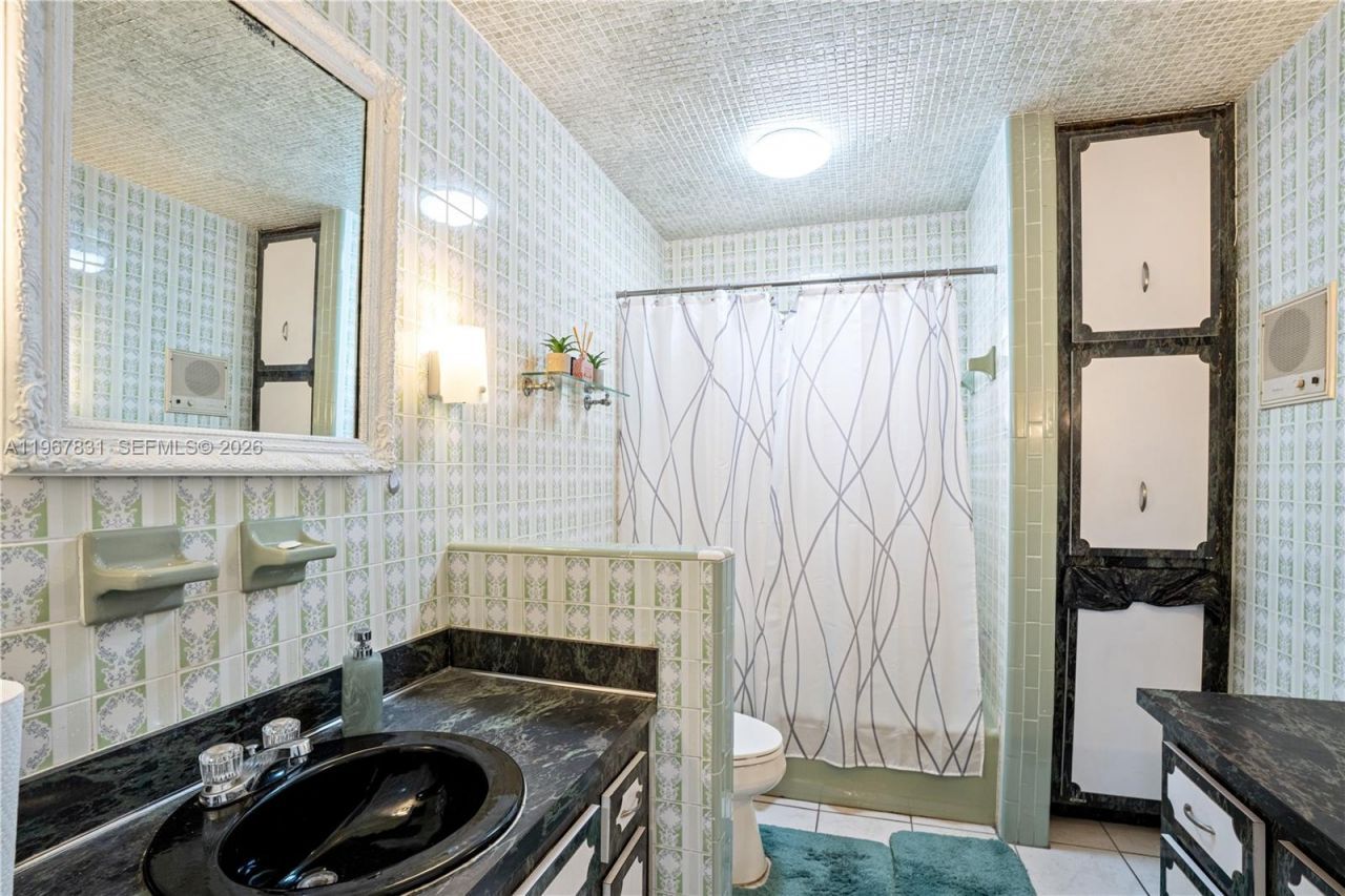 911 NW 22nd Pl, Miami, FL 33125 Photo