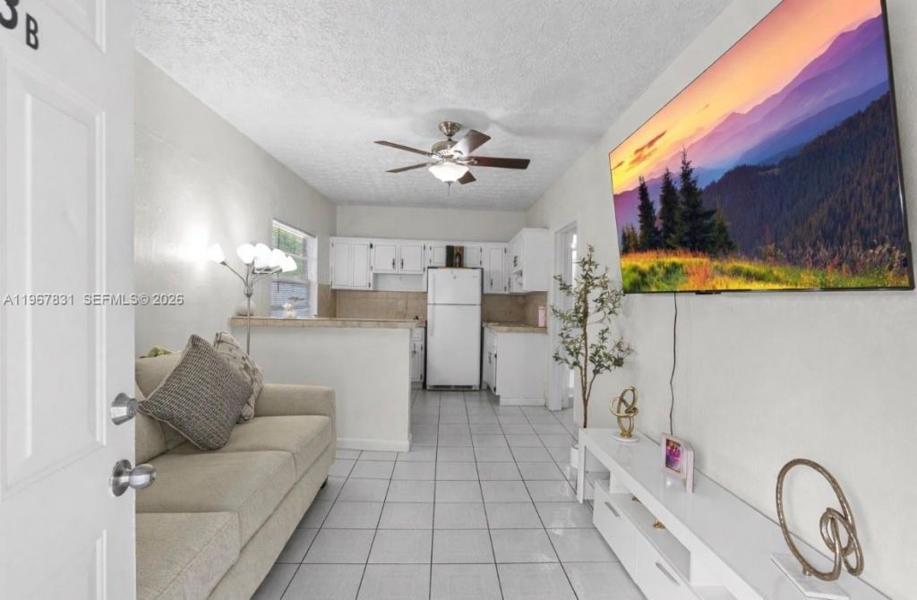 911 NW 22nd Pl, Miami, FL 33125 Photo