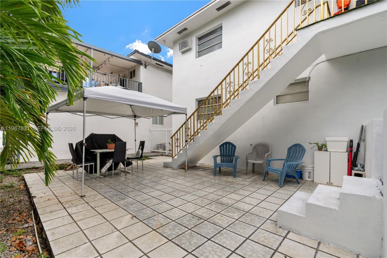 911 NW 22nd Pl, Miami, FL 33125 Photo