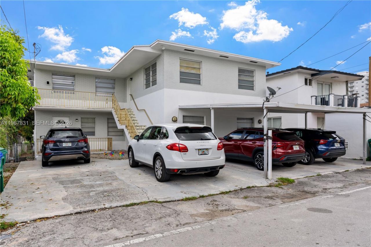 911 NW 22nd Pl, Miami, FL 33125 Photo