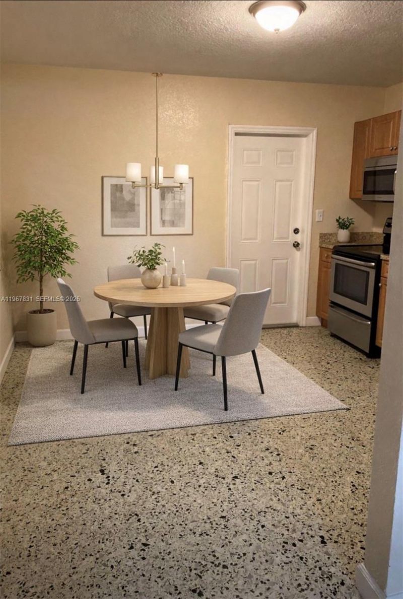 911 NW 22nd Pl, Miami, FL 33125 Photo