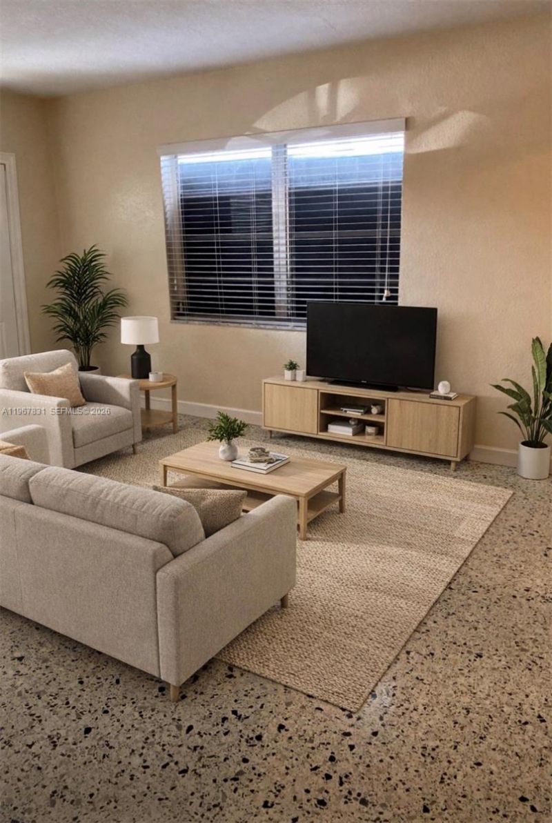 911 NW 22nd Pl, Miami, FL 33125 Photo